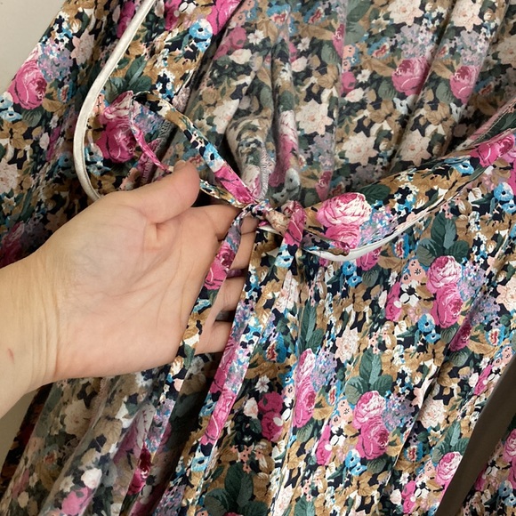 Vintage Robe Women's Medium Pink Floral Satin Shawl Collar Pockets Bows - Picture 10 of 14